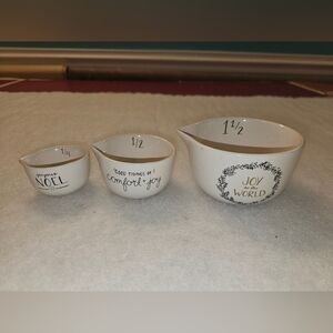 Creative Co-Op Holiday Themed White Measuring Cups Set